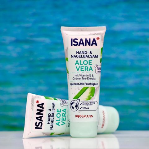  Kem Dưỡng Da Tay ISANA Aloe Vera – Dưỡng Ẩm Dịu Nhẹ Suốt 24h 