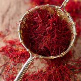  Nhụy hoa nghệ tây SAFFRON hàng chuẩn Đức, gói 1g 