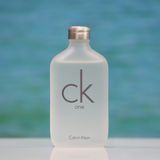  Nước hoa CK One màu trắng, chai 100ml 