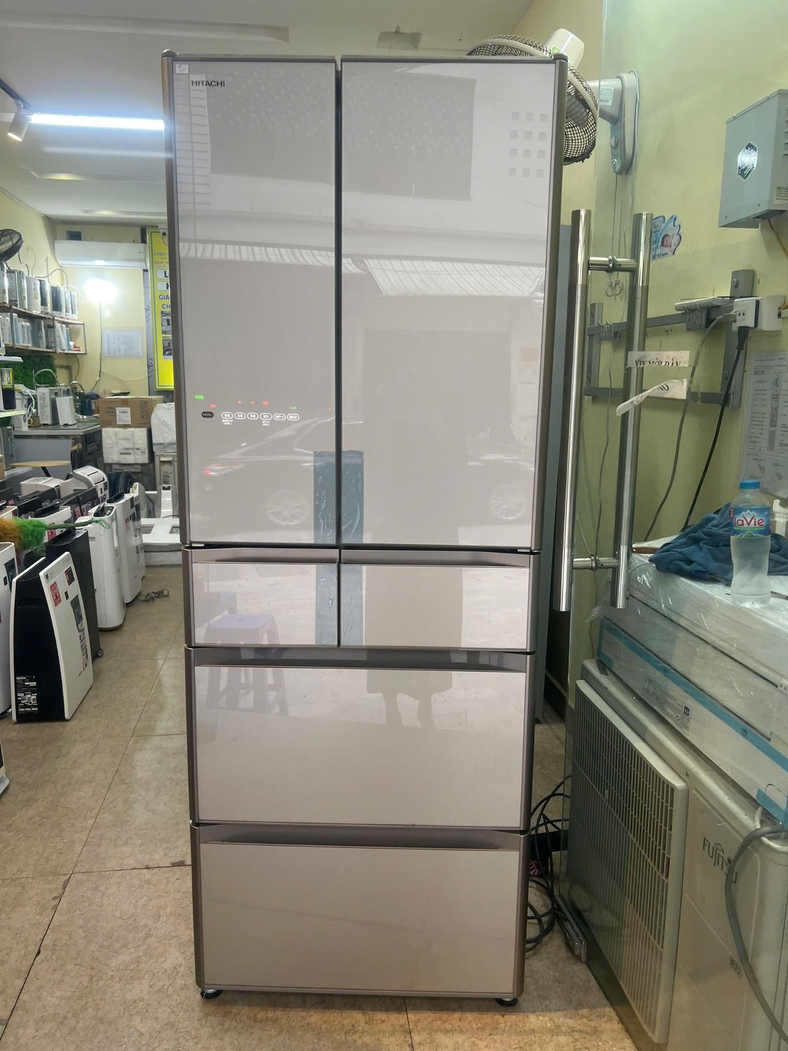 ( Used 95% ) HITACHI 520L