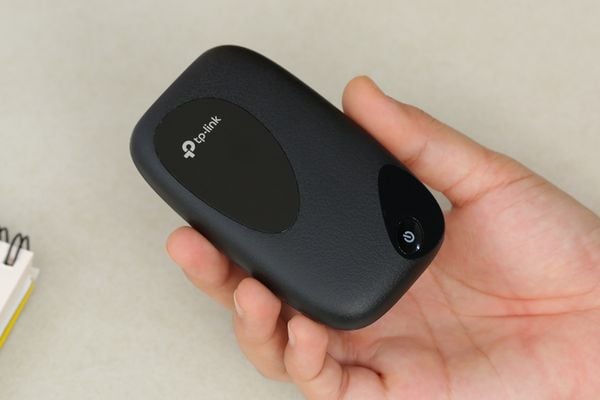 Thiết bị phát Wifi 4G cầm tay 300Mbps N 4G LTE Router TP-LINK M7000