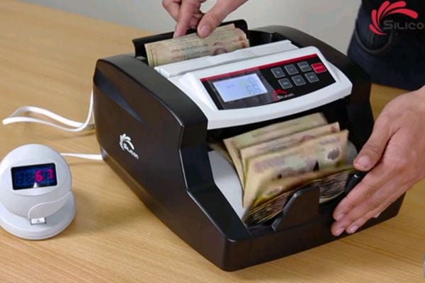 Máy đếm tiền thế hệ mới Silicon MC-2700