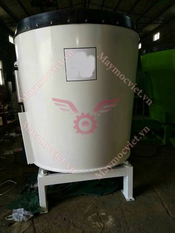 Máy trộn thức ăn chăn nuôi TMR 3m3 VM3M3
