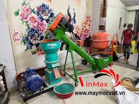 Băng tải trục vít cho hệ thống đùn ép cám viên Vinmax BTM300