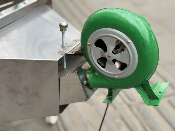 Bếp Nướng Than Hoa 10 Xiên Chất Liệu Inox Có Quạt Gió BX10S