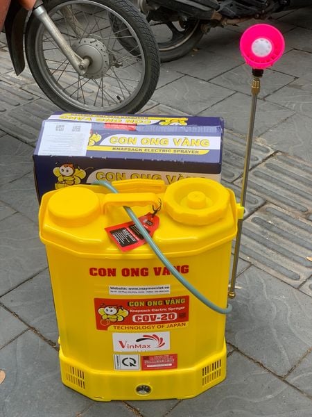 Bình xịt Con ong vàng COV20 mẫu mới