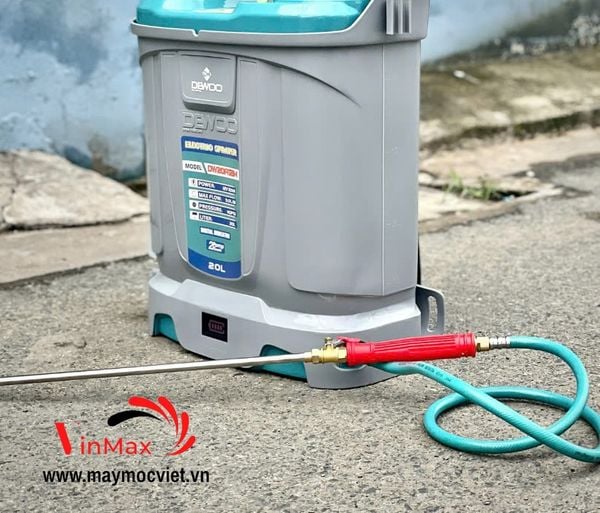 Máy phun thuốc Dewoo DW20A12M (có đảo thuốc, 2 bơm)