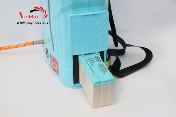 Bình xịt điện Oshima LI16 KR 2 pin có chức năng đảo thuốc