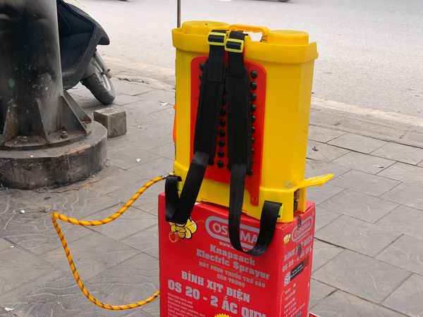 Bình xịt điện Oshima OS20 vàng