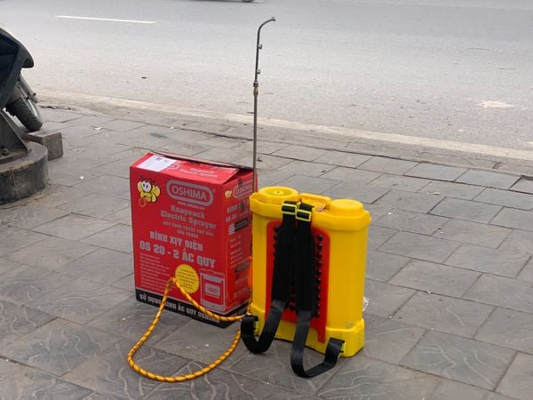 Bình xịt điện Oshima OS20 vàng