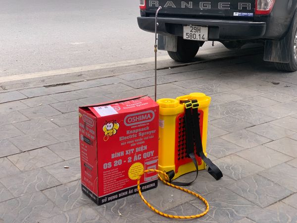 Bình xịt điện Oshima OS20 vàng