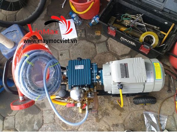 Bộ xịt rửa dây đai liền trục Vinmax VM2200