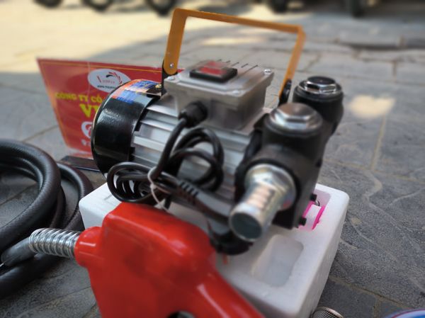 Máy bơm chất lỏng, xăng dầu dùng Vinmax VMD550