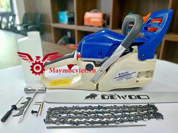 Máy cưa xích DEWOO DW-5200R  có trợ lực