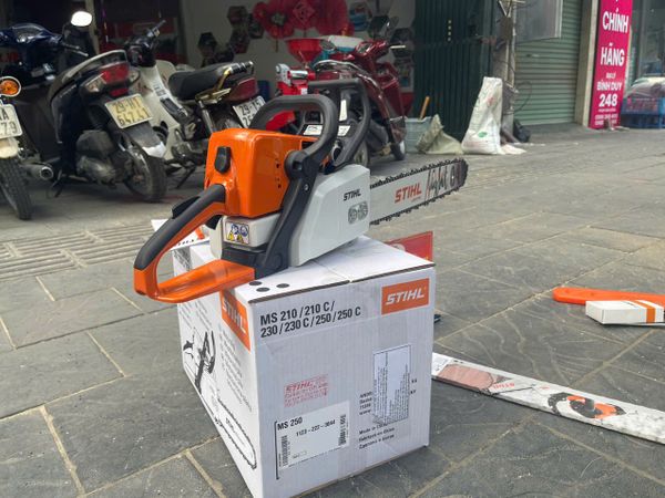 Máy cưa xích chạy xăng STIHL MS-250 (lam 18