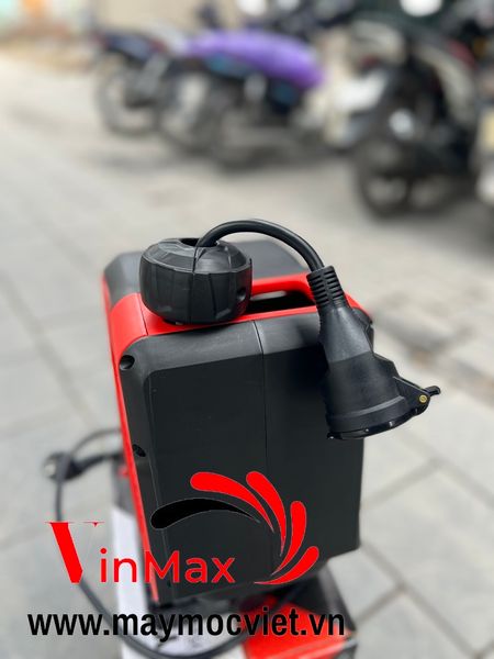 Ổ cắm điện tự rút 10m YATO YT-81220 Ba Lan