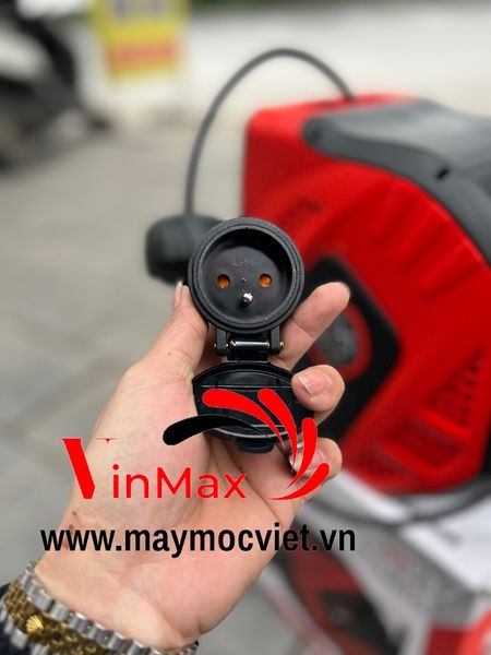 Ổ cắm điện tự rút 10m YATO YT-81220 Ba Lan