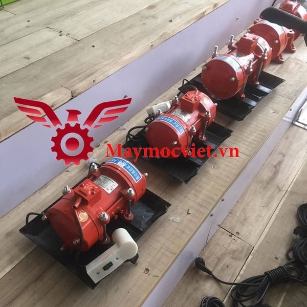 Máy đầm bàn chạy điện