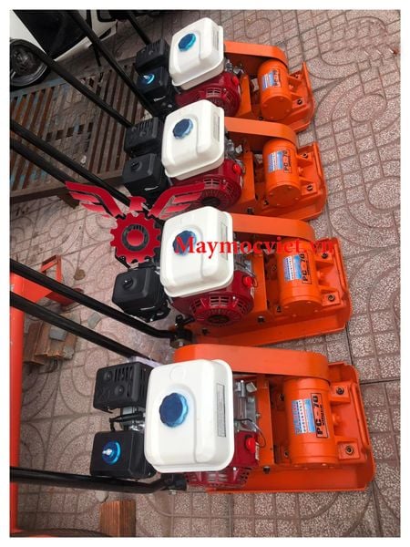 Máy đầm bàn PC70 động cơ Honda GX200 Thái Lan