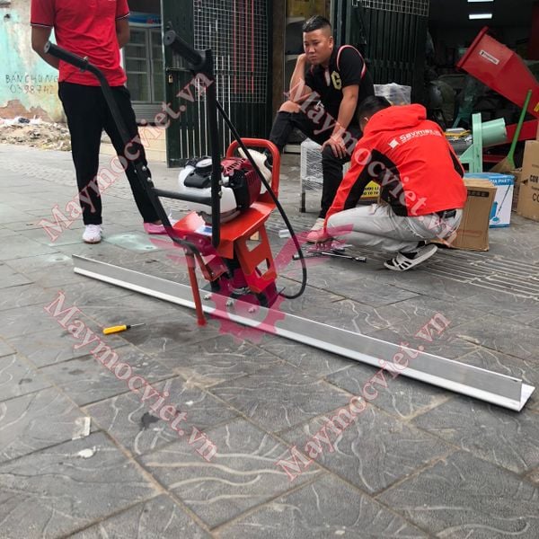 Máy đầm thước động cơ Honda GX35 4M