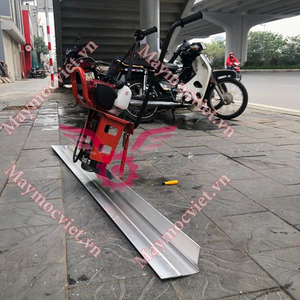 Máy đầm thước động cơ Honda GX35 2M