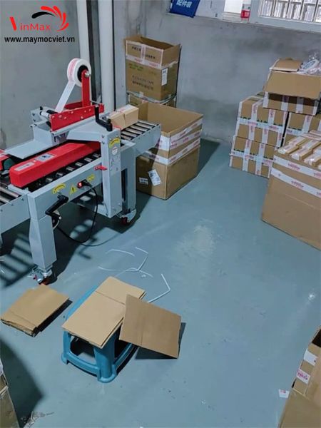 Máy dán băng keo thùng carton Turbo TBB6050