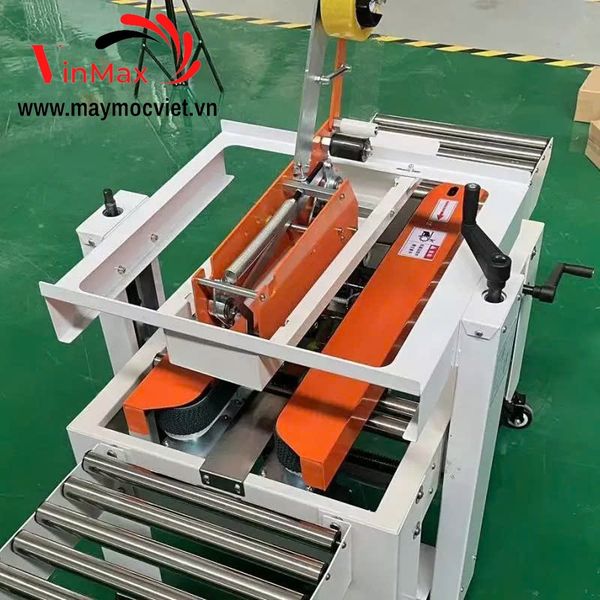 Máy dán băng keo thùng carton Turbo TBB6050