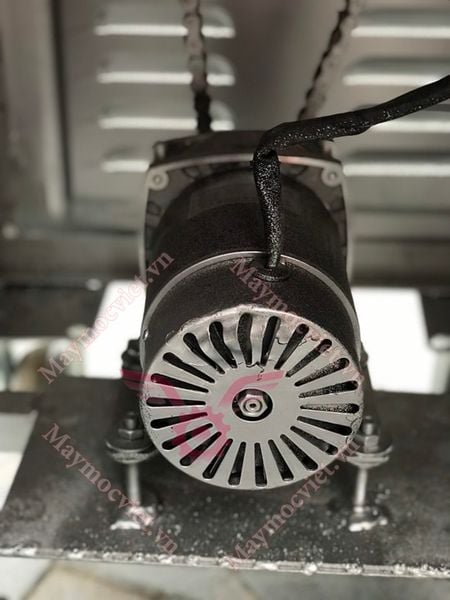 Máy ép mía có tủ bánh xe di chuyển Vinmax VME1245