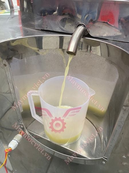 Máy ép mía có tủ bánh xe di chuyển Vinmax VME1245