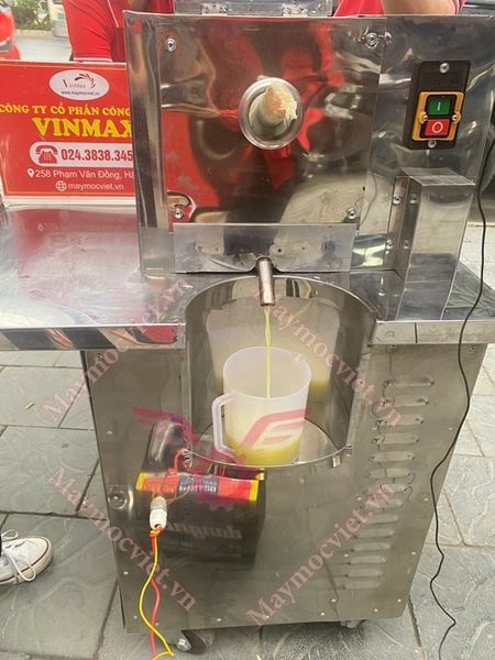 Máy ép mía có tủ bánh xe di chuyển Vinmax VME1245