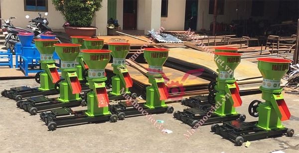 Máy ép cám viên trục đứng S200