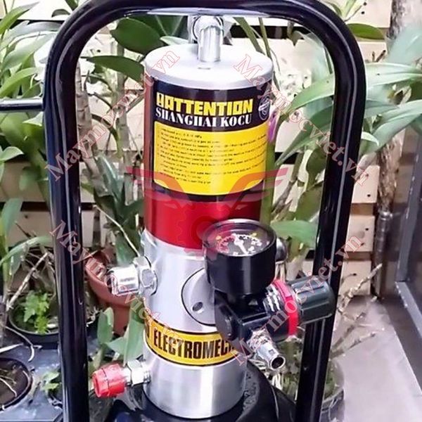 Máy bơm mỡ khí nén Kocu GZ-8
