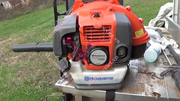 MÁY THỔI LÁ HUSQVARNA 350BT