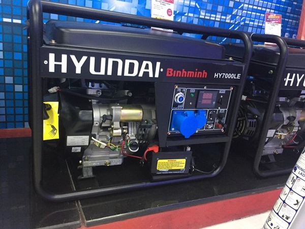 Máy phát điện 5kw chạy xăng 1 pha Hyundai HY7000LE