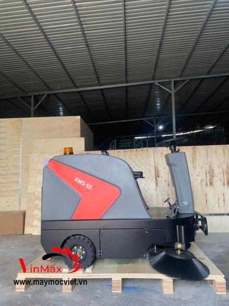 Xe quét rác ngồi lái Kumisai KMS-S5
