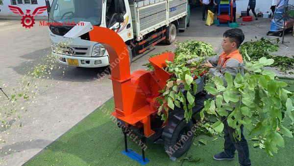Máy băm cành cây di động đề điện 35hp Vinmax BCD35