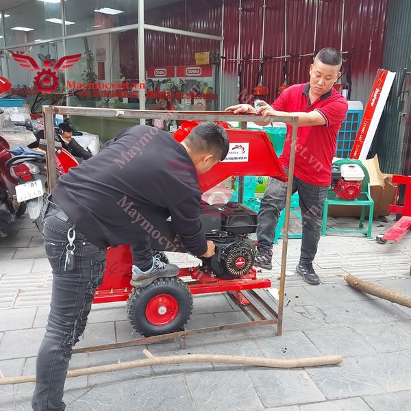 Máy băm cành cây di động Kawasaki BC15