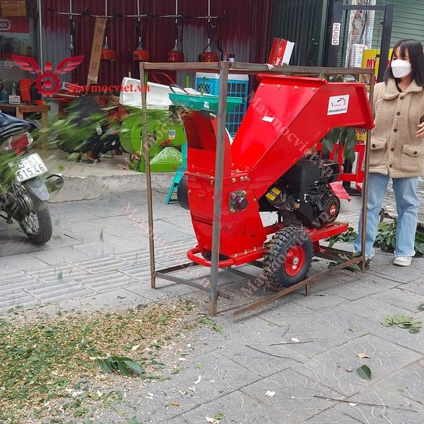 Máy băm cành cây di động Kawasaki BC15