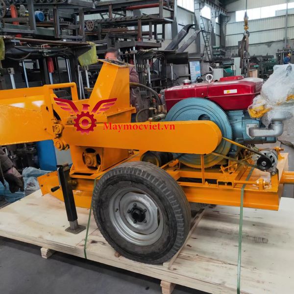 Máy băm cành cây thủy lực VMTL33
