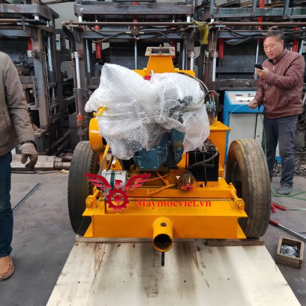 Máy băm cành cây thủy lực VMTL33