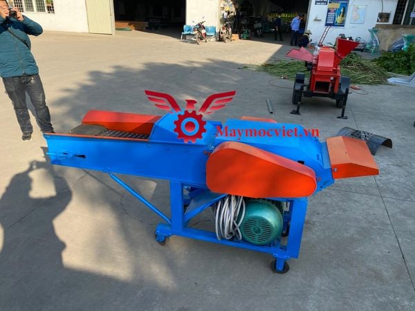Máy băm cỏ BC11KW năng suất 3 tấn/giờ