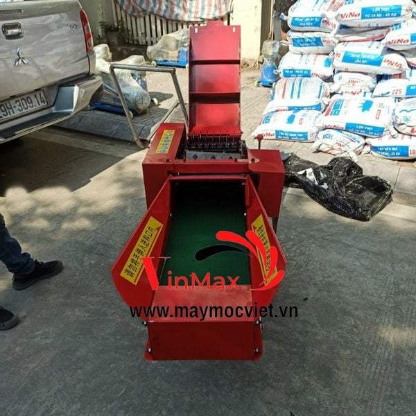 Máy băm cỏ voi, rơm, thân ngô có băng tải Turbo TB3M