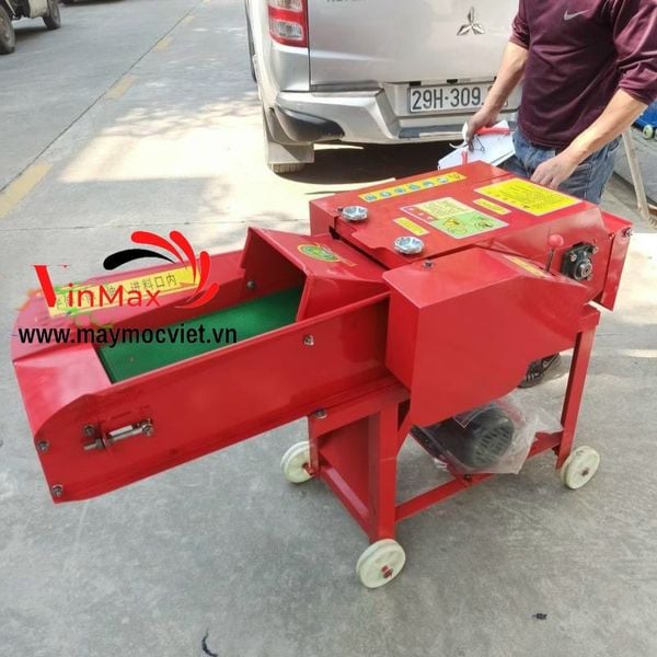 Máy băm cỏ voi, rơm, thân ngô có băng tải Turbo TB3M