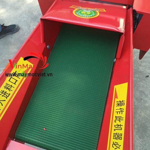 Máy băm cỏ voi, rơm, thân ngô có băng tải Turbo TB3M
