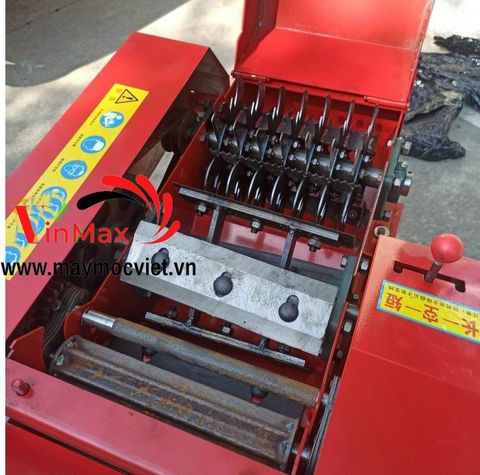 Máy băm cỏ voi, rơm, thân ngô có băng tải Turbo TB3M