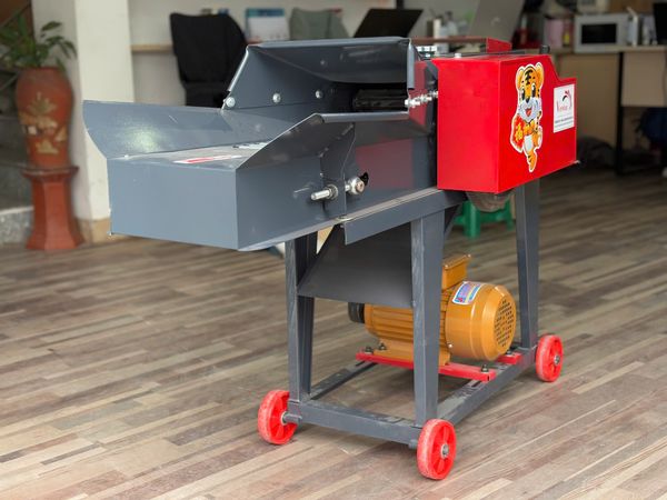 Máy Băm Cỏ Voi, Rơm, Mía Băng Tải Turbo TBC4000 Điện 1 Pha