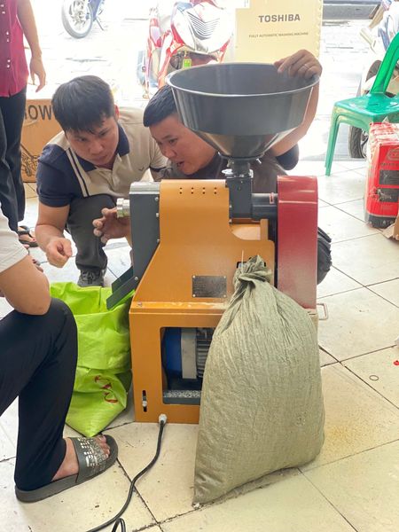 Máy bóc vỏ, xát vỏ đậu nành Turbo TBYL40