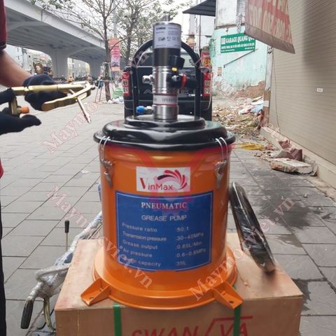 Máy bơm mỡ khí nén 35L Kumisai KMS35S