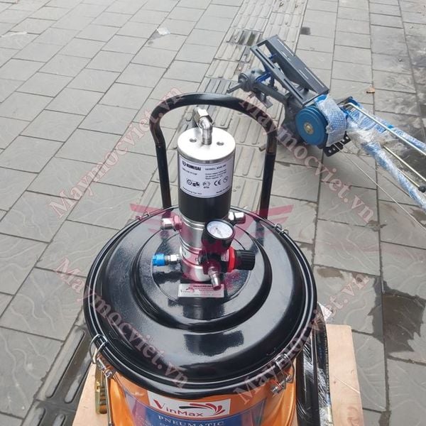 Máy bơm mỡ khí nén 35L Kumisai KMS35S
