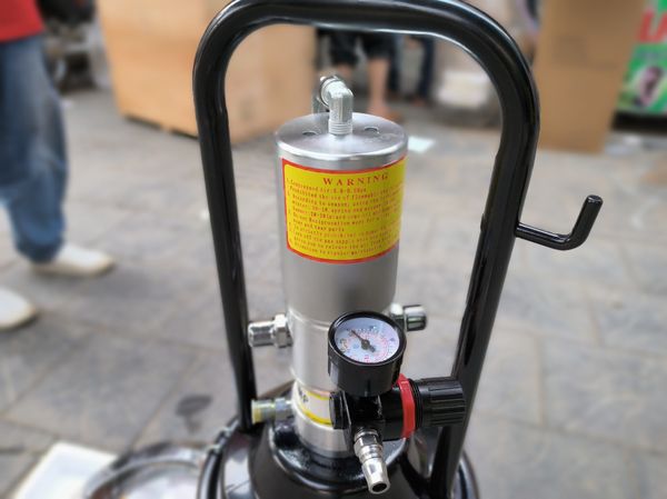 Máy bơm mỡ khí nén Masada MD55